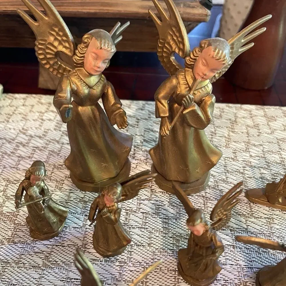 Vintage 50โs set of 8 gold holiday angels plastic figurines Hong Kong